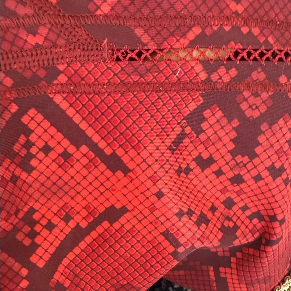Lululemon Athletica Red Snake Print Leggings - Picture 4 of 4